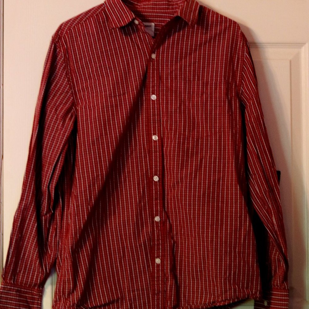 Men's Old Navy Red and White Striped Long Sleeve Button Down Shirt. Size Medium.